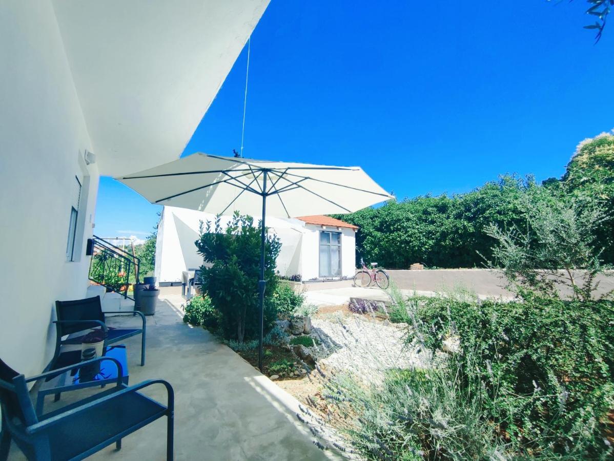 Garden Daire Sutomiscica Dış mekan fotoğraf