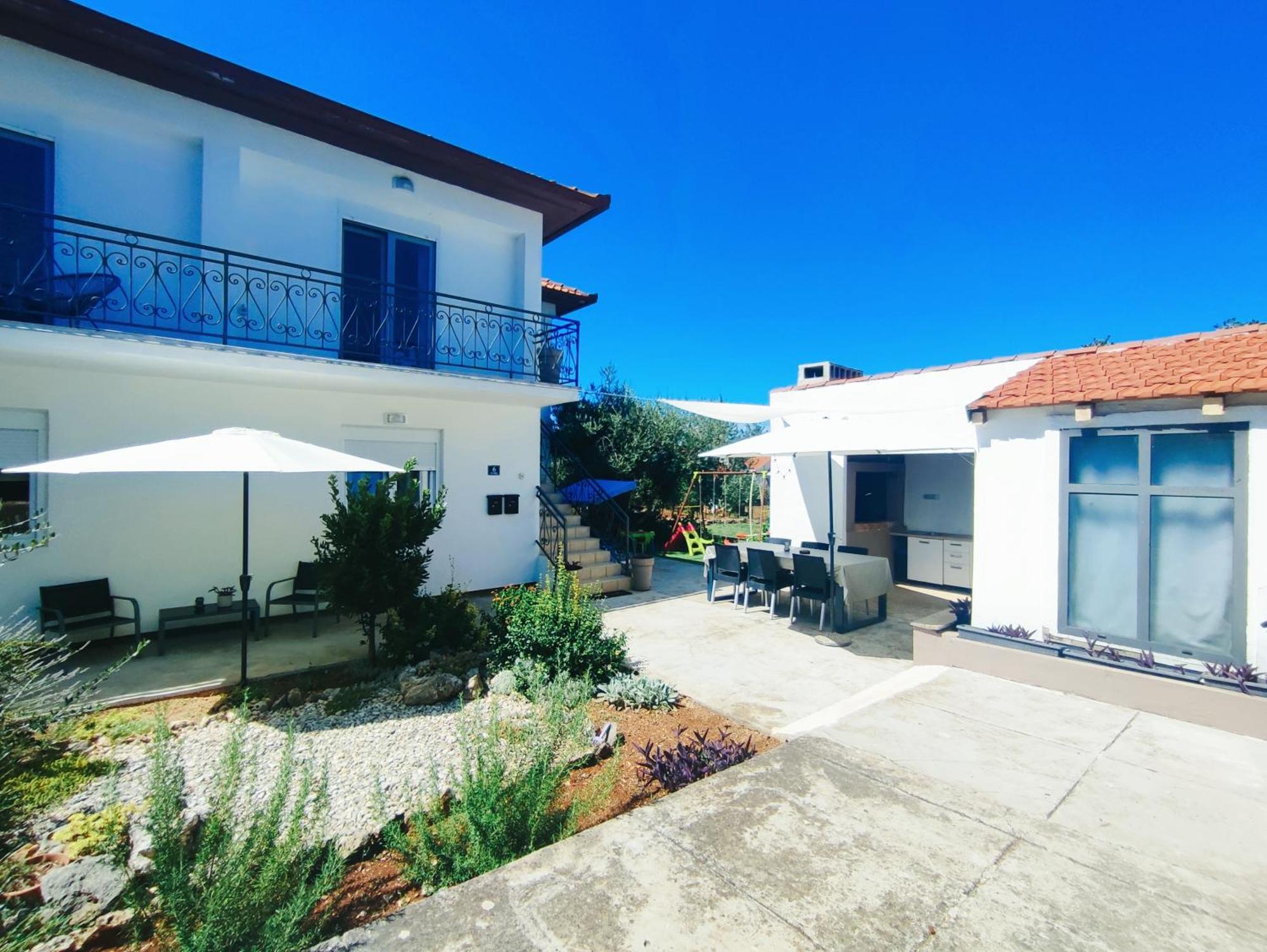 Garden Daire Sutomiscica Dış mekan fotoğraf