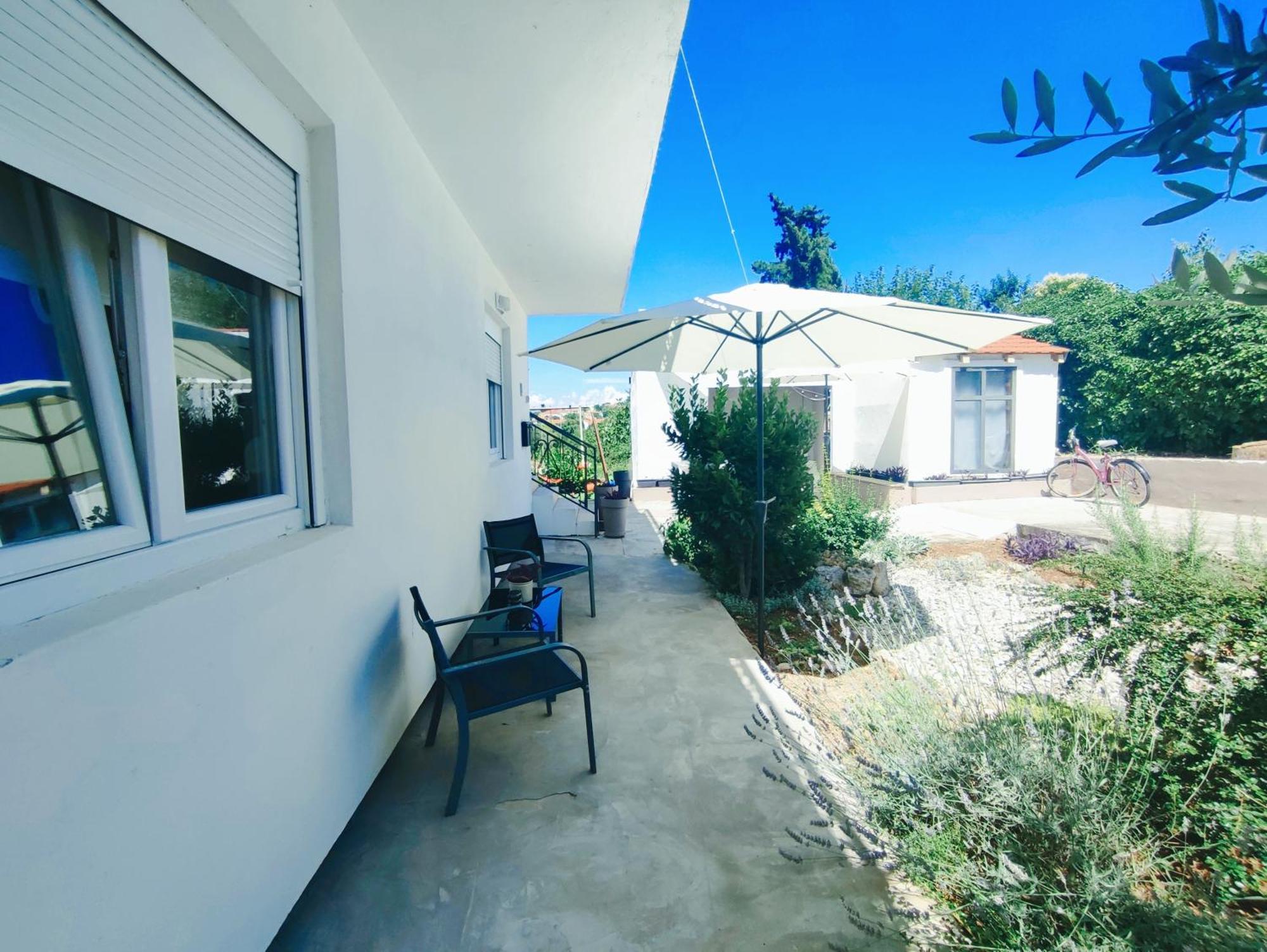 Garden Daire Sutomiscica Dış mekan fotoğraf