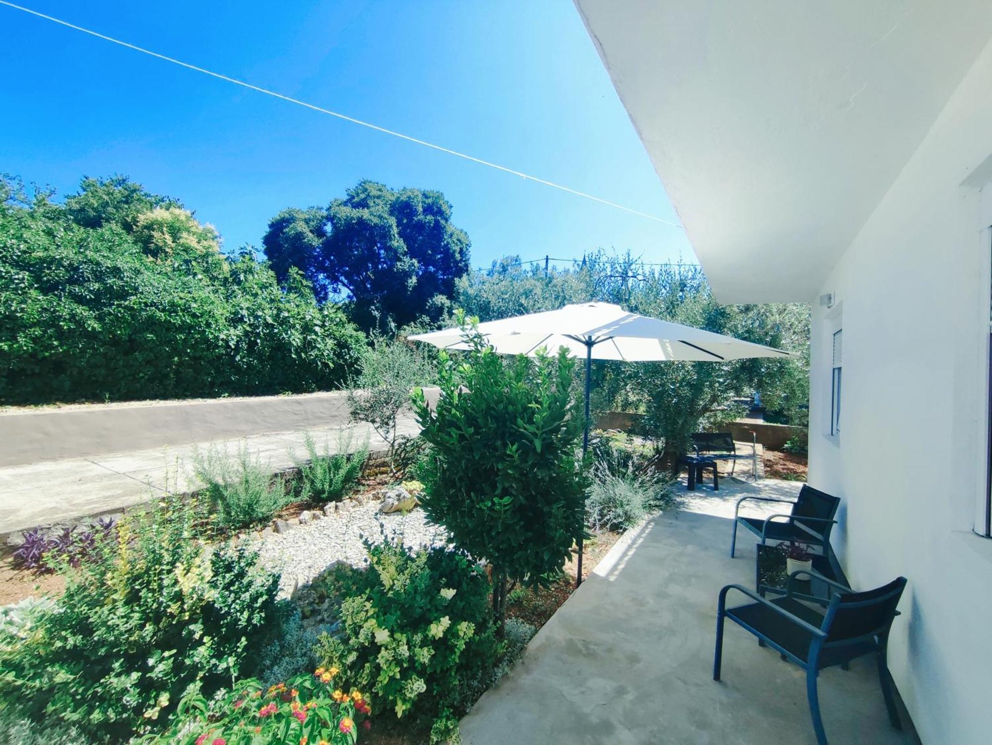 Garden Daire Sutomiscica Dış mekan fotoğraf